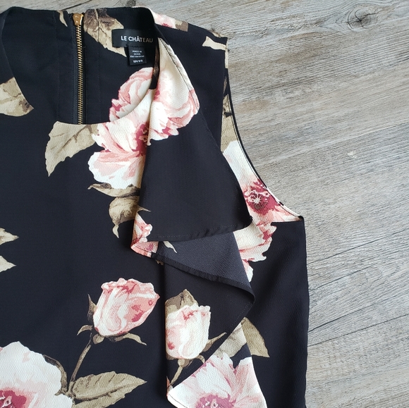 LE CHATEAU | Floral Ruffle Sleeveless Blouse - Picture 2 of 7